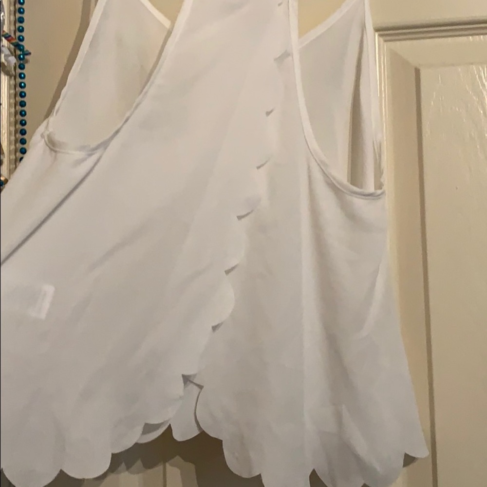 White top - Picture 2 of 2